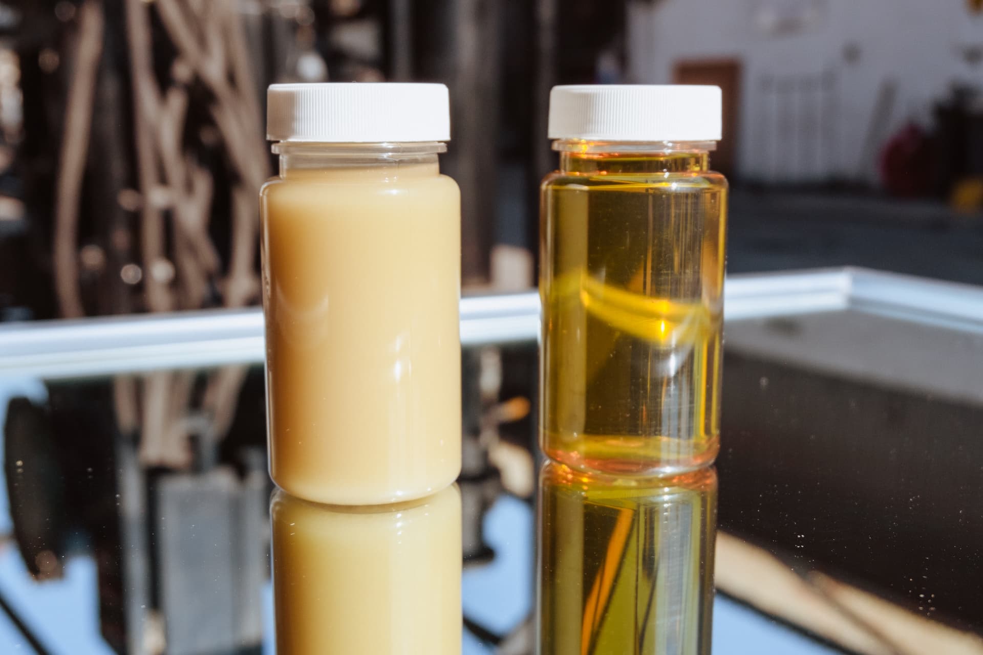 Aceite contaminado vs aceite limpio — muestras reales Hubame